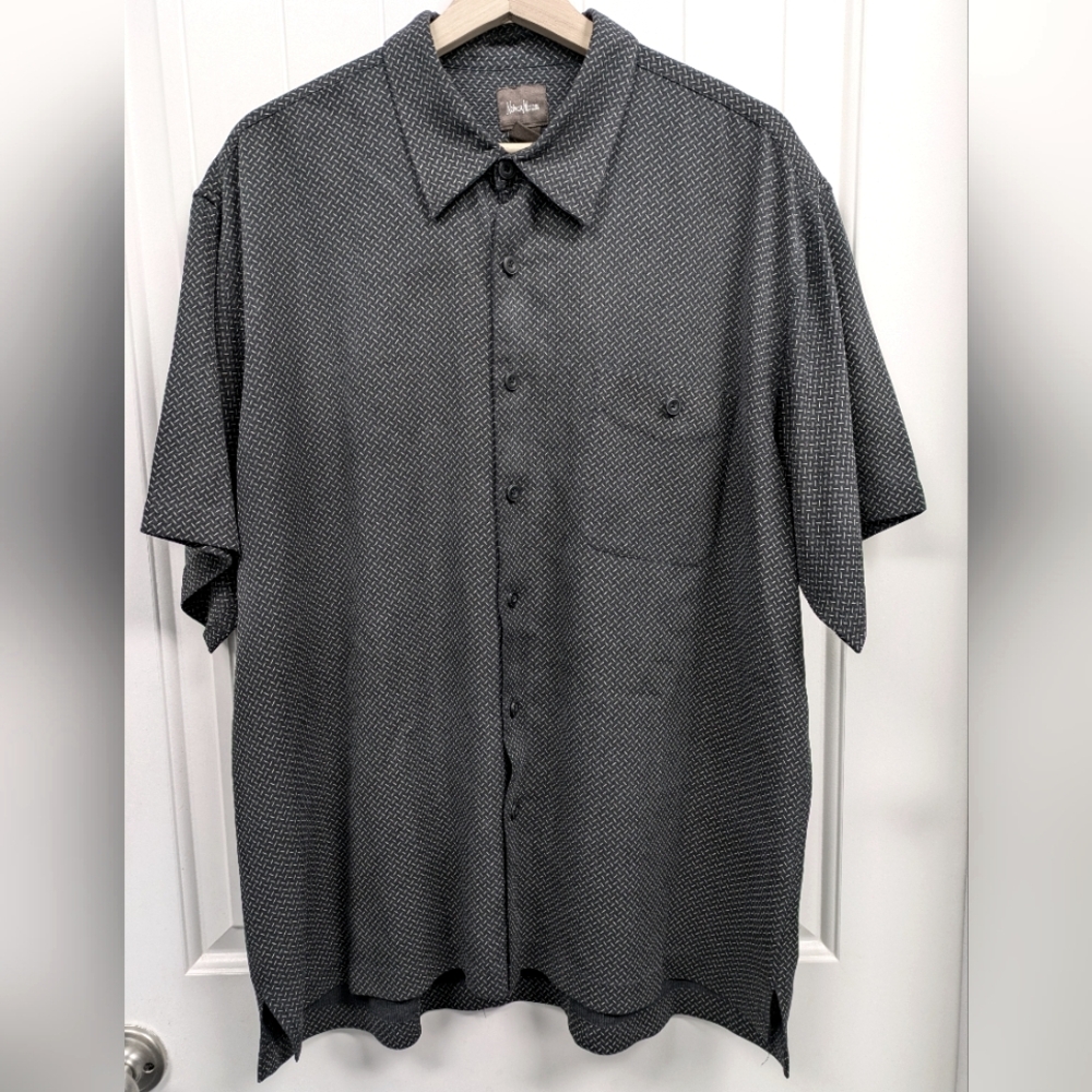 Neiman Marcus Men's Silk Black Patterned Short Sleeve Shirt